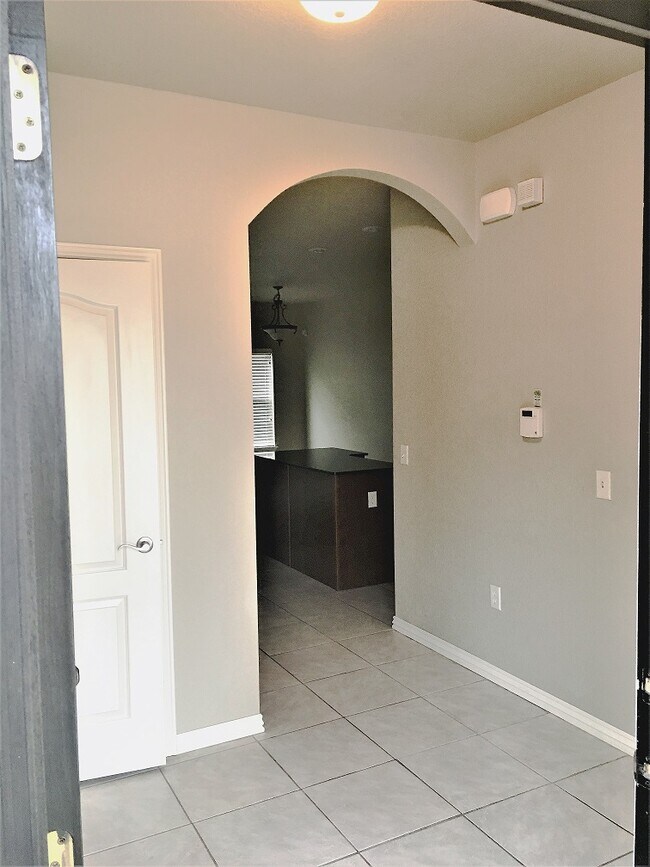 3171 W Montrail Pl