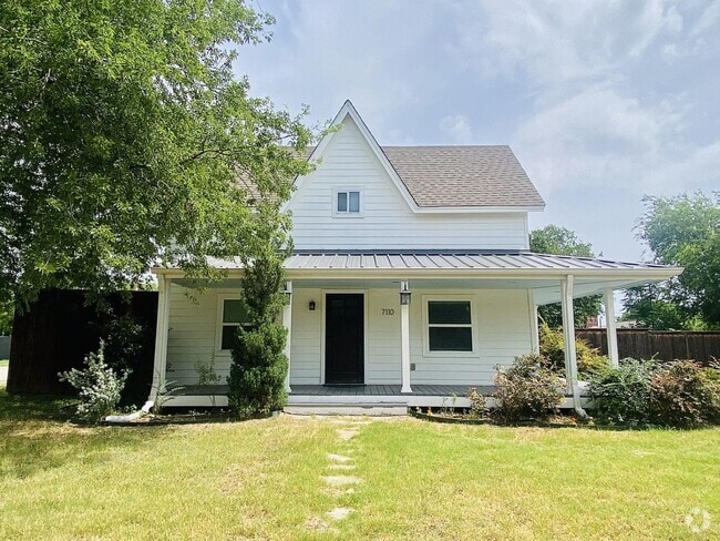 Building Photo - COMING IN JULY, DOWNTOWN FRISCO! Rental