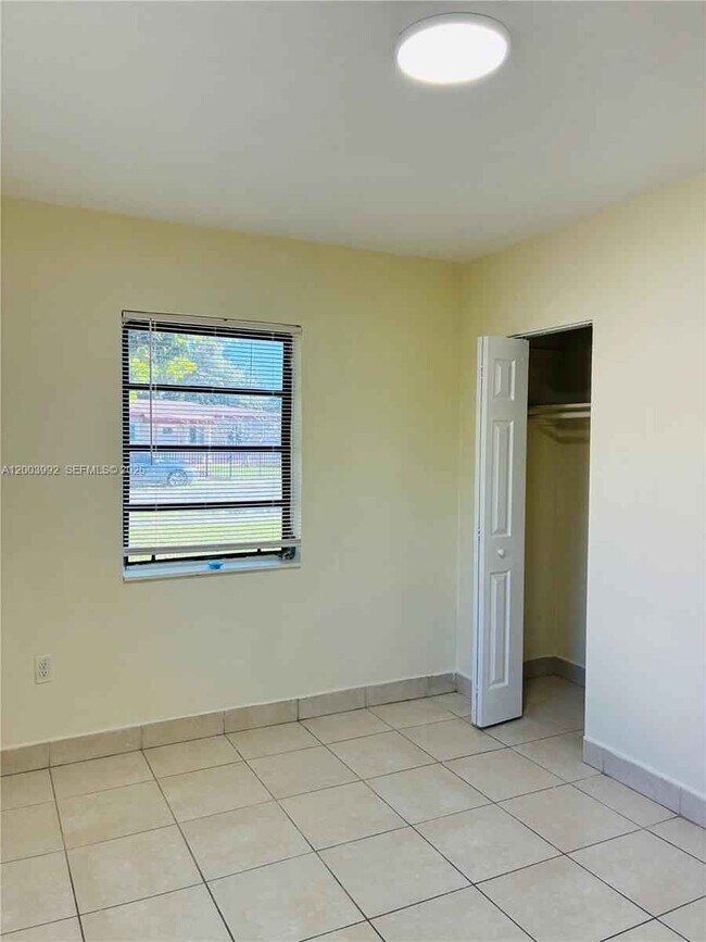 Photo - 275 NW 190th St