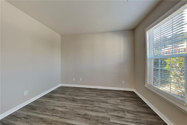 Photo - 3370 Spindletop Dr NW