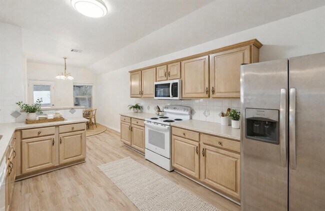 Photo - 1611 Sunnycrest Cir