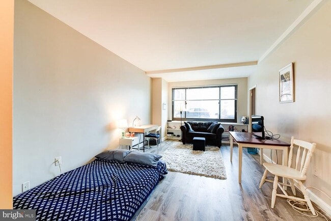Building Photo - 1021 Arlington Blvd Unit 314
