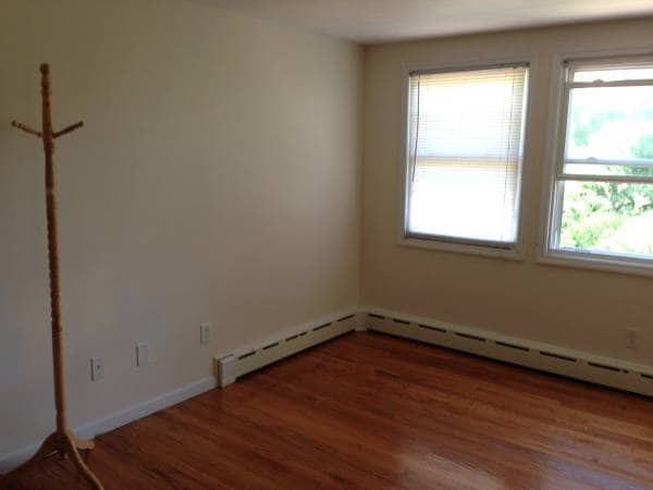 Building Photo - 20 Cedar St