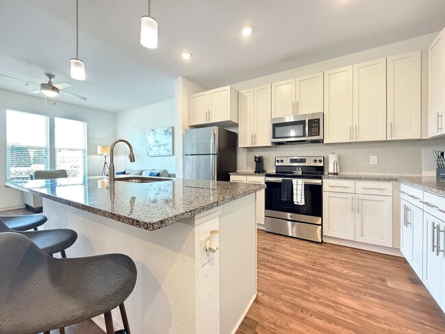 Photo - 1515 Flournoy Lp Unit SI ID1511622P