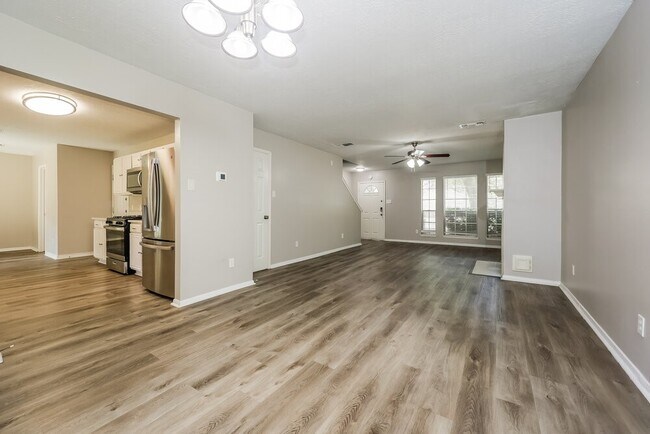 Photo - 18450 Hollow Oaks Cir