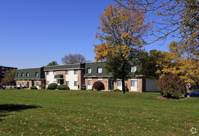 Maple Leaf Apartments - University Park, IL | ForRent.com