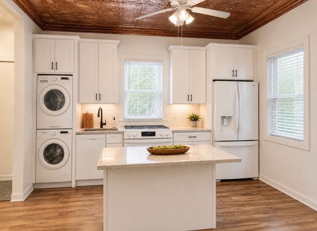 1905 W 19th St Unit 1