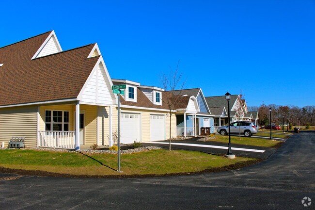 Building Photo - The Spinney at Van Dyke Rental