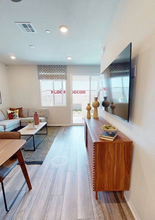 Photo - 1602 W Cameron Ave