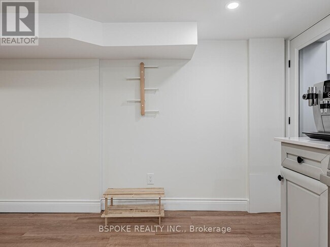 Photo - 4 Hartford Ave