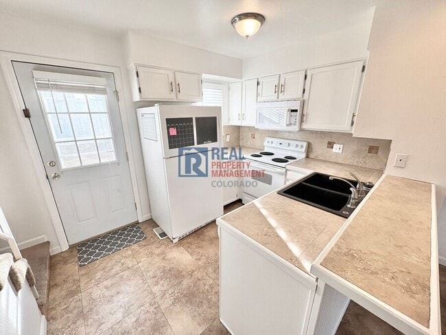 Photo - 14466 E Hawaii Cir