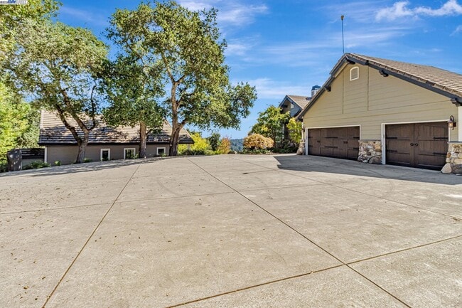 Photo - 24400 Mountain Charlie Rd