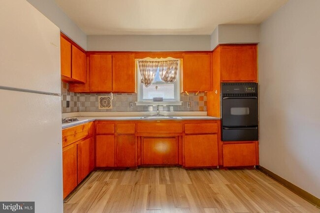 Photo - 8124 Langdon St Unidad 2