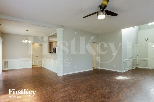 Photo - 4817 Loganshire Ln