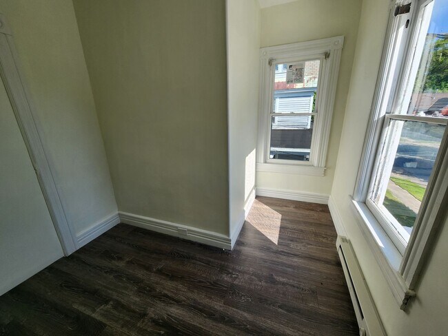 Photo - 76 Crandall St Unit B