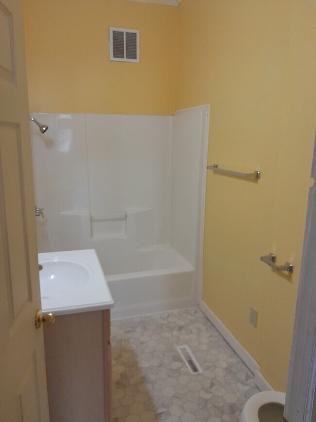Photo - 107 S Pawling St Unit Apt 8