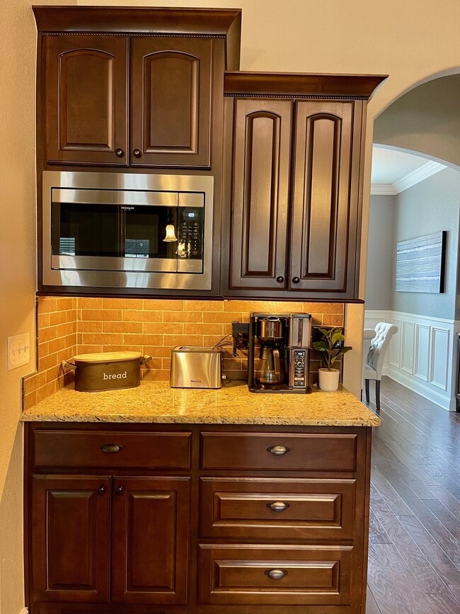 Photo - 1701 NW Autumn Ave