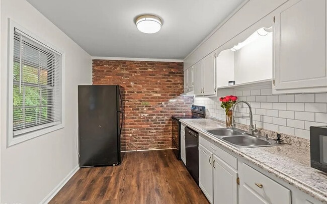 Photo - 372 S Cherry St Unit B