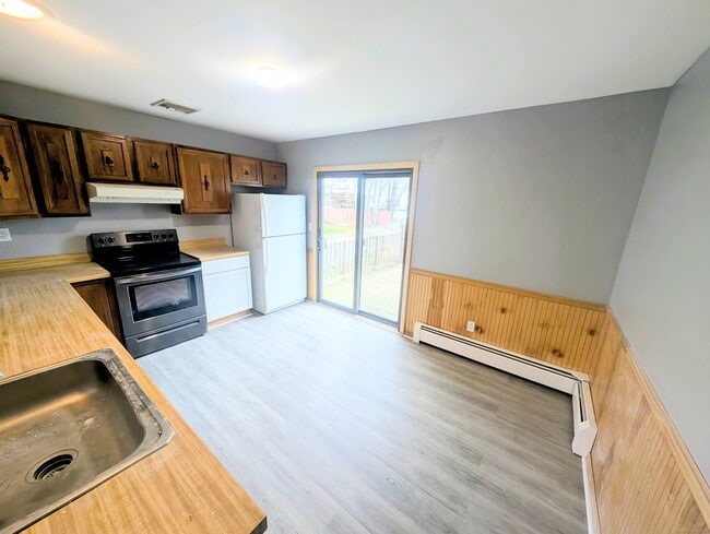 Photo - 30 Cardinal Ln