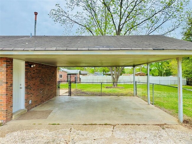 Photo - 502 Adler Dr