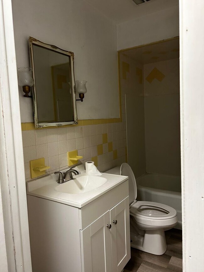 Photo - 418 N Main St Unit 1 A