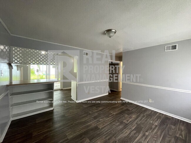 Photo - 3308 Tamplin Terrace