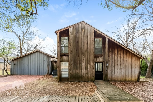 Photo - 1907 Whippoorwill Ln