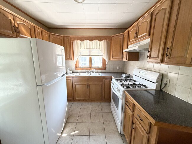 40 Jackson St Unit 2-right