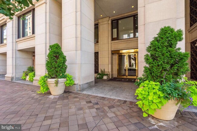 Building Photo - 701 Pennsylvania Ave NW Unit 1209 Rental
