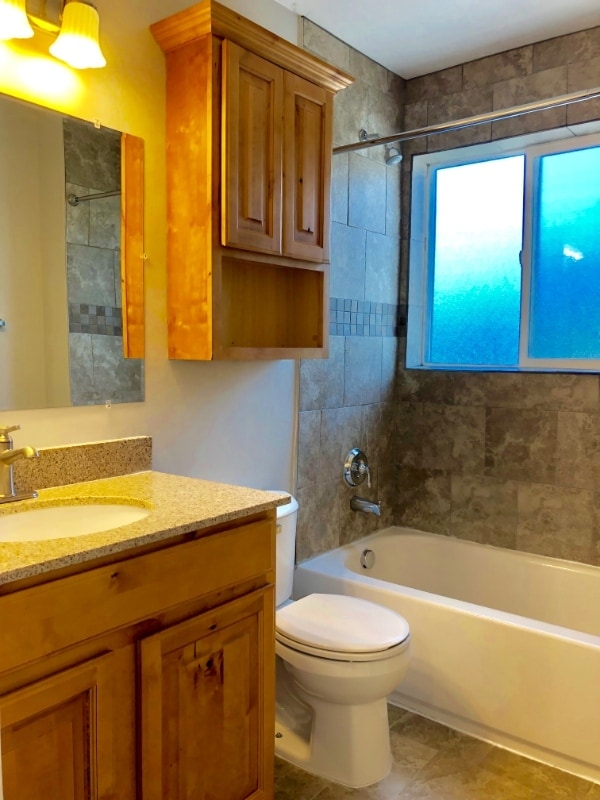 Photo - 235 W 200 N