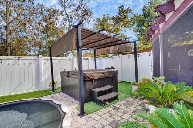 Photo - 311 SW 203rd Ave