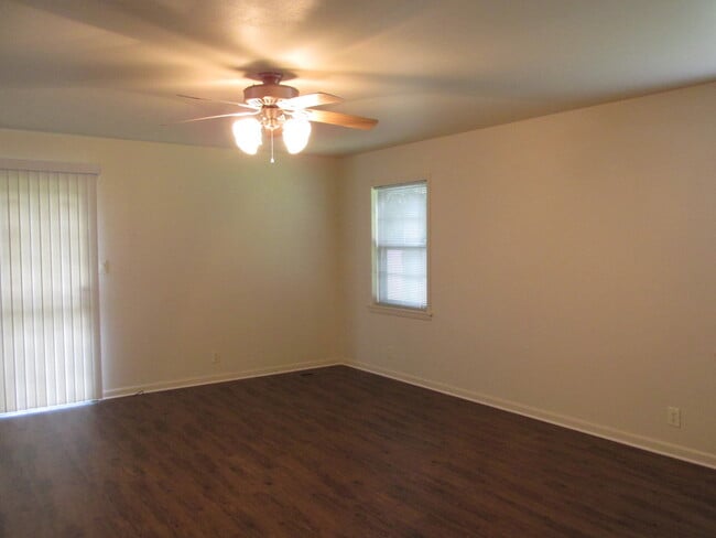 Photo - ***342 SW D Street***