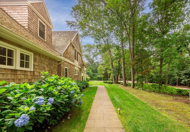 Photo - 147 Wainscott Harbor Rd