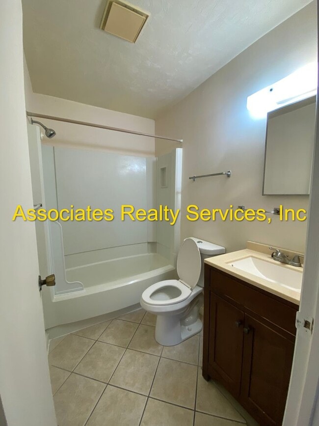 Photo - 3625 SW 30th Terrace Unit A- MR108-01