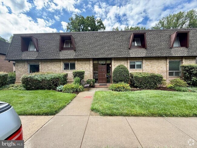 Building Photo - 11606 Vantage Hill Rd Unit 12B Rental