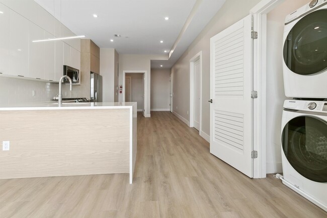Building Photo - 6800 Polk St Unit 202