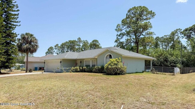 Photo - 544 Plumbago Rd NW