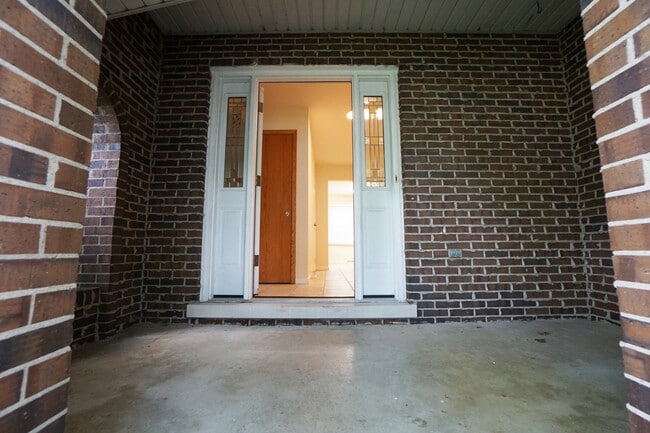 Photo - 6S546 Sussex Rd