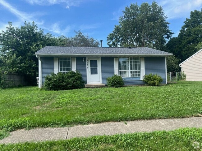 Building Photo - Updated 3 bed 1 bath home - Available Now