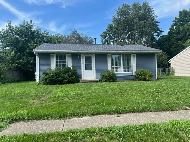 Updated 3 bed 1 bath home - Available Now - Updated 3 bed 1 bath home - Available Now