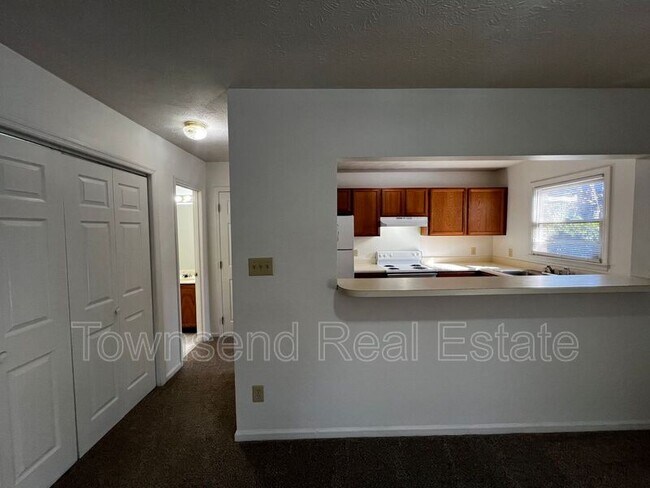 Photo - 1051-4 Ancestry Dr.