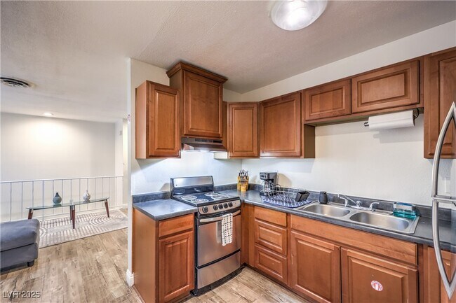 Photo - 1553 Dorothy Ave Unit 4