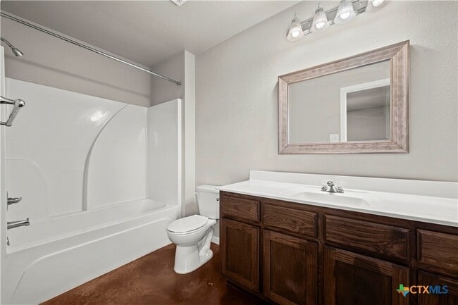 2204 Indian Trail