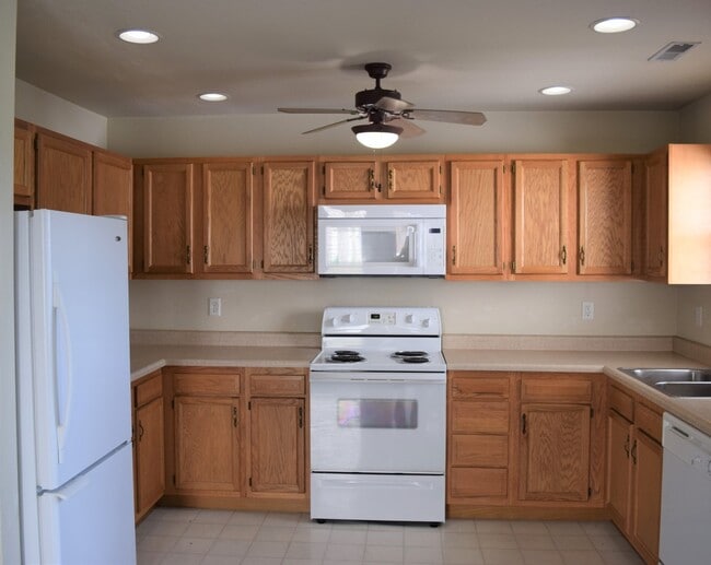 Photo - 16860B Huntington Ln Unidad 16860 B Huntington Ln