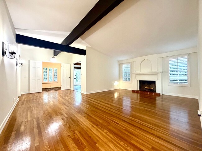 Photo - 4 Bedroom Beautiful Tustin Cul-De-Sac Home