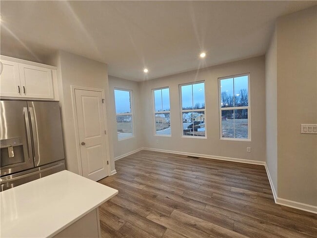 Photo - 2859 Beacon Cove