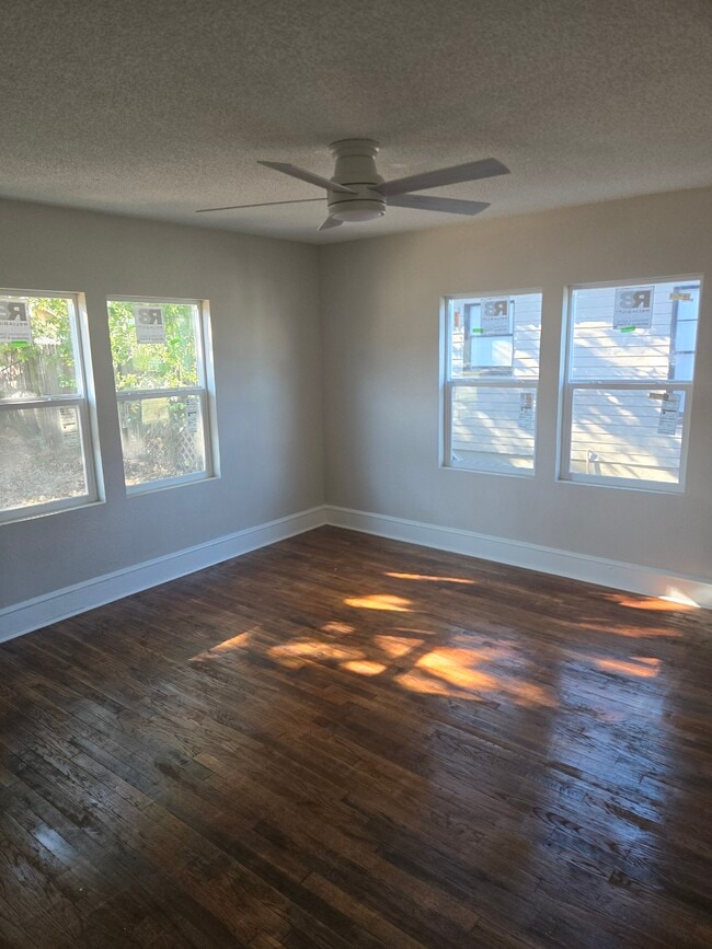Photo - 2400 Lasker Ave