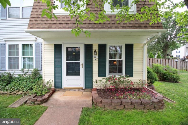 Photo - 27 Bickel Ct Townhome