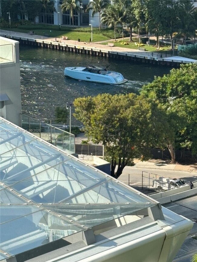 Photo - 68 SE 6th St Unidad 1008