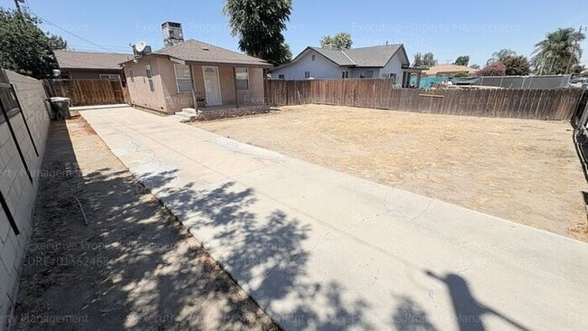 2 bedroom 1 bathroom home near 34th St/ Chester Ave